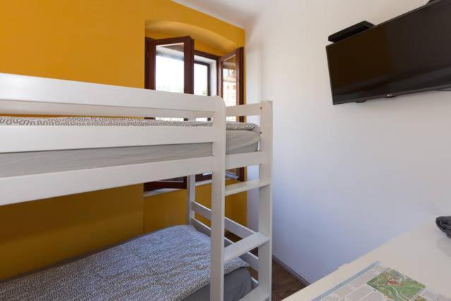 Hostel Kvarner- Private Rooms & Dorms Rijeka Exterior foto